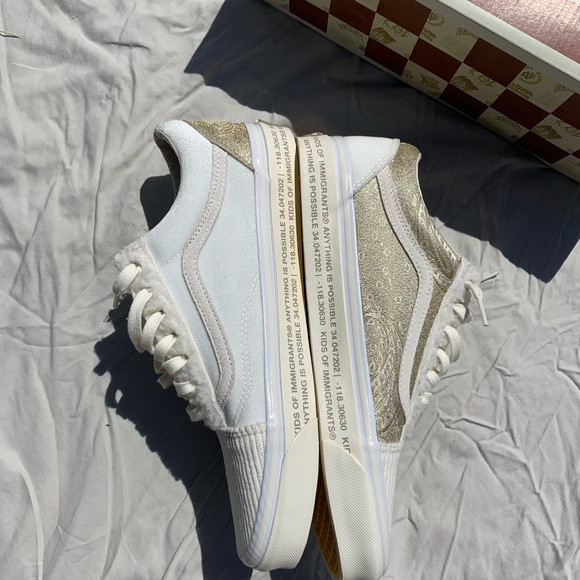 Vans x Kids of Immigrants Collab Old Skool White - Picture 2 of 15